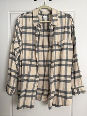 ARULA Beige and Gray Plaid Button-Front Shacket